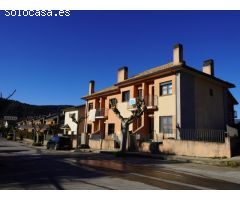 Casa adosada con terraza en Ainsa-Sobrarbe.