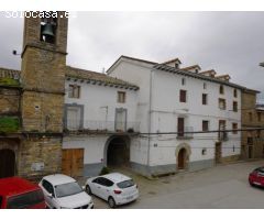 Casa en plaza mayor Tierrantona