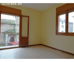 Casa en plaza mayor Tierrantona