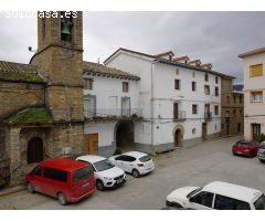 Casa en plaza mayor Tierrantona