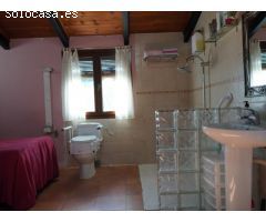 Casa con terreno en Escanilla.