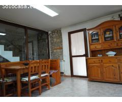 Casa con terreno en Escanilla.