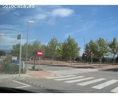 SOLAR URBANO CERCA DEL METRO