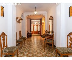 EXCELENTE CASA CON MUCHAS POSIBILIDADES
