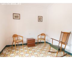 EXCELENTE CASA CON MUCHAS POSIBILIDADES