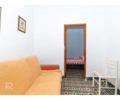 EXCELENTE CASA CON MUCHAS POSIBILIDADES