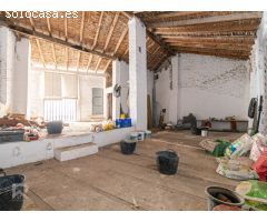 EXCELENTE CASA CON MUCHAS POSIBILIDADES