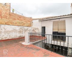 EXCELENTE CASA CON MUCHAS POSIBILIDADES