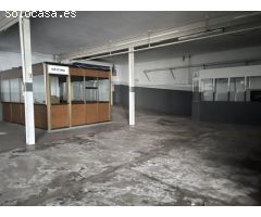 Local comercial amb un gran ventall dusos.
