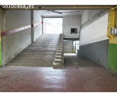 Local comercial amb un gran ventall dusos.
