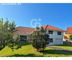 Magnífica casa con jardín a 400 metros de la playa de Mera