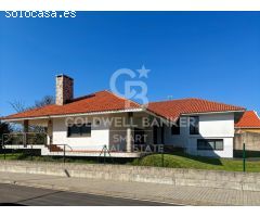 Magnífica casa con jardín a 400 metros de la playa de Mera