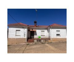 Se vende casa en Renedo del Monte