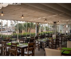 Restaurante en venta en primera linea de playa de Fuengirola - Puerto deportivo