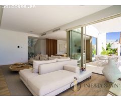Exclusiva Villa Independiente de Ensueño en Las Colinas Golf Resort