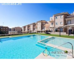 Chalets adosados en Zona Santiago Bernabéu Santa Pola