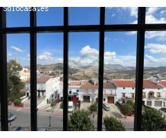 Piso céntrico 220m2, 3 Dorm, 2 Baños, Trastero y Buhardilla.