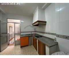 Piso céntrico 220m2, 3 Dorm, 2 Baños, Trastero y Buhardilla.