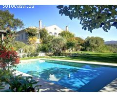 Casa Rural con Pozo, Piscina, Instalación Solar y Huerta