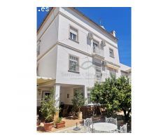Chalet con amplia terraza y magníficas vistas