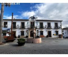 Serrania Services Inmobiliaria: Amplia casa de pueblo para reformar en el centro