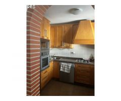 Casa de Pueblo 213m2 4 Dormitorios, 2 Baños, Garage, Terrazas y Vistas