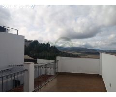 Casa de Pueblo 213m2 4 Dormitorios, 2 Baños, Garage, Terrazas y Vistas