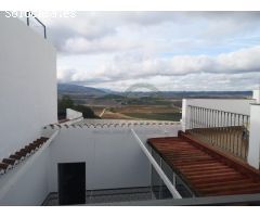 Casa de Pueblo 213m2 4 Dormitorios, 2 Baños, Garage, Terrazas y Vistas