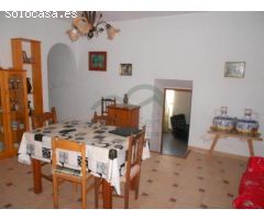 Casa de Pueblo con Parcela 1615 m2.