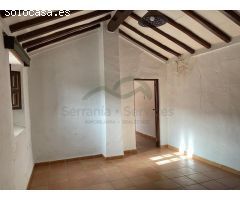 Casa de Campo con Tierra de Labor y Nave.