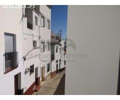 Casa Urbana, 2 Dormitorios, Baño, Salón.