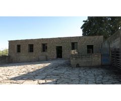 Finca de 160 ha. Cortijo, Casa Huéspedes, Naves, agua de manantiales