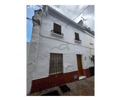 Casa de dos plantas en Benaojan