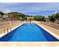 Casa de Campo con piscina privada en Hondón de las Nieves.