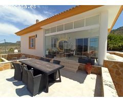 Chalet en La Romana con hermosas vistas.