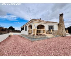Fantástico Chalet con opcion de casa de invitados y Piscina