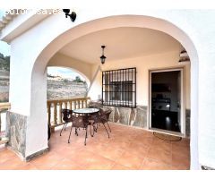 Fantástico Chalet con opcion de casa de invitados y Piscina