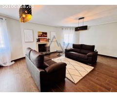 Fantástico Chalet con opcion de casa de invitados y Piscina