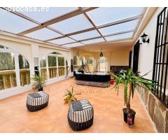 Fantástico Chalet con opcion de casa de invitados y Piscina