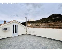 Fantástico Chalet con opcion de casa de invitados y Piscina