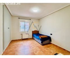 Fantástico Chalet con opcion de casa de invitados y Piscina