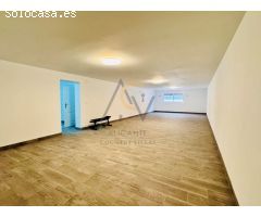 Fantástico Chalet con opcion de casa de invitados y Piscina
