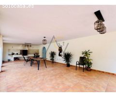 Fantástico Chalet con opcion de casa de invitados y Piscina