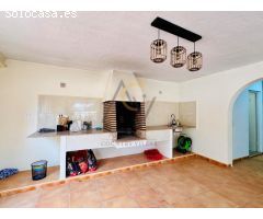 Fantástico Chalet con opcion de casa de invitados y Piscina