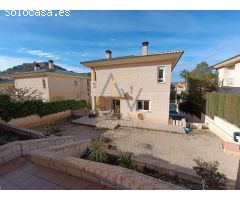 Fantástica Vivienda Unifamiliar con Piscina y Pista de Tenis