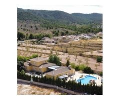 Espectacular Chalet con zona de invitados