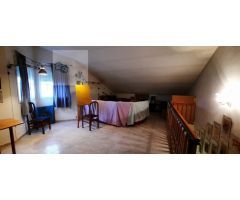 Chalet adosado con piscina en Illescas