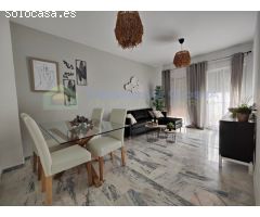 PISO EN VENTA DE 3 DORMITORIOS Y 2 BAÑOS. FRENTE A URBANIZACIÓN VIRGEN BELLA.