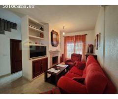 FABULOSO ADOSADO DE 4 DORMITORIOS CON PATIO, TERRAZA, SOLARIUM Y GARAJE