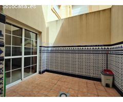 FABULOSO ADOSADO DE 4 DORMITORIOS CON PATIO, TERRAZA, SOLARIUM Y GARAJE